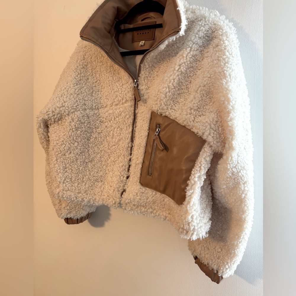 BLANK NYC Cream Ivory Tan Teddy Sherpa Fleece Faux Leather Bomber Jacket XS - Picture 6 of 15